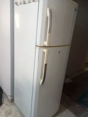 ثلاجة LG مستعملة للبيع