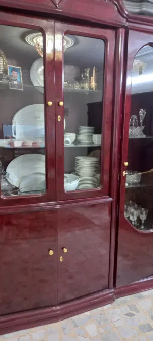 بوفيه سفره لون بنى للبيع