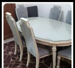 طاولة سفرة بحاله حيده حدا