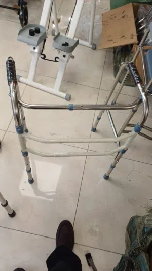 ووكر طبي مساعد بالمشي عالي الجودة    بسعر 25 دينار