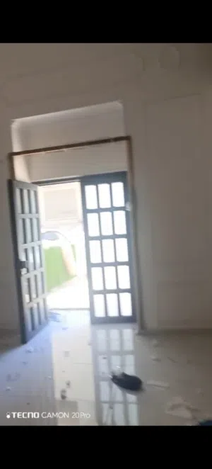 محل للايجار. 77 م2 طابق ارضي اولة شارع زواتا الرئيسي بدون خلو