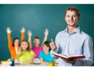 معلم مصري خبرة في المرحلة الابتدائية