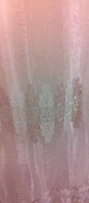 برداي مع 3 قطه مع جسر