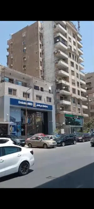من المالك مول تجارى للبيع فى مدينه نصر شارع ذاكر حسين