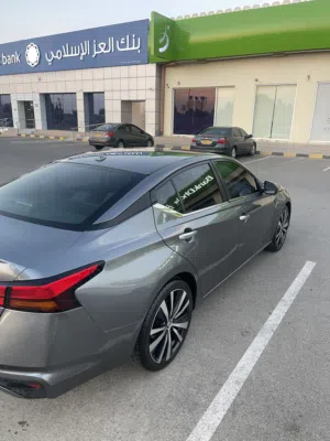 Used Nissan Altima in Al Batinah