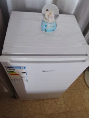 ثلاجه صغيره نوع Hisense لتر/91/
