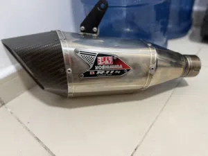 للبيع أكزوست Yoshimura R-11Sq الأصلي