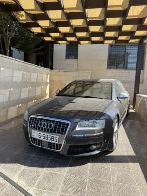 Audi S8 2006 looking 2010