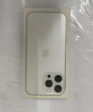 iPhone 16 pro max يوجد ضمان 3 اشهر مامبطل نظيف  بدون خدوش