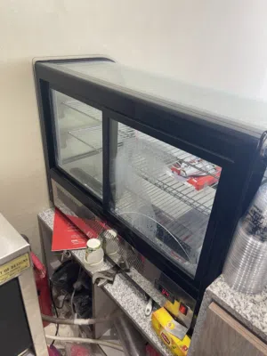 ماكينه ايس كريم روول وثلاجه عرض