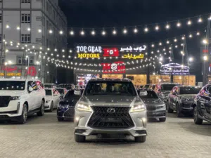 LX570s 2017 خليجي بحالة ممتازة جداً