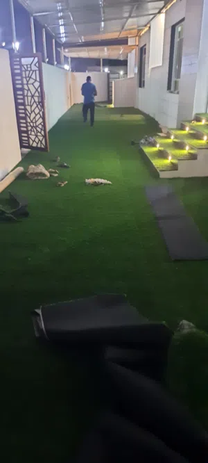 البدر للمفروشات  الرواد في سجاد المساجد التركي والايراني وكذلك سجاد المنازل والمكاتب و العشب الصناعي