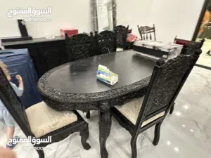 طقم كنب للجلوس مع طقم سفرة جلوس