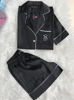بيجامات ڤكتوريا سيكرت