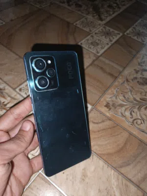 بوكو x5 pro للبيع كارتون وشاحنه ويا مستخدم بي بعض الخدوش البسيطه