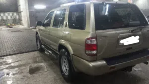 نيسان باتفندر 2005