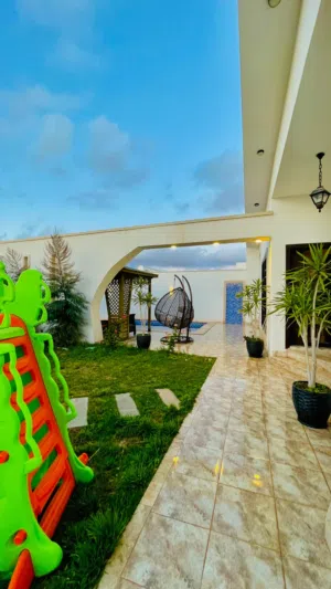 2 Bedrooms Chalet for Rent in Tripoli Al-Baesh
