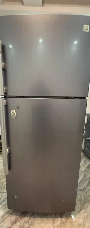 ثلاجه دايو لون سلفر بحالة ممتازة للبيع