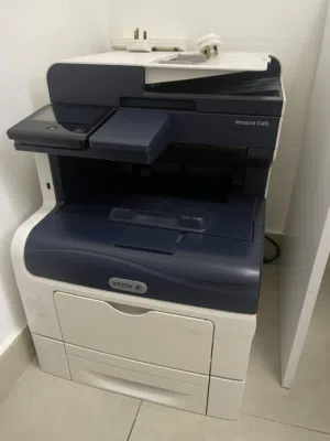 طابعه كبيره الحجم شركة xerox