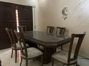 غرفة ضيوف بحالة ممتازة للبيع