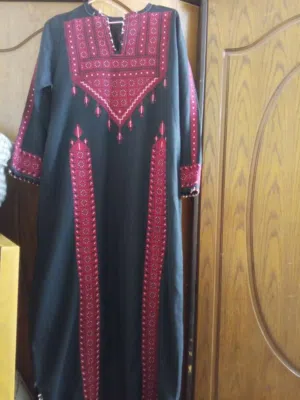 ثوب تطريز يدوي