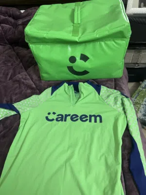 شنطه كريم بوكس مع بلوزه ميديم