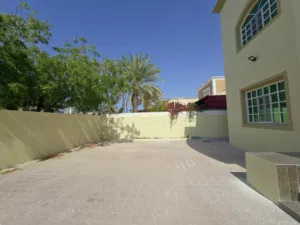 400 m2 4 Bedrooms Villa for Rent in Muscat Al Mawaleh