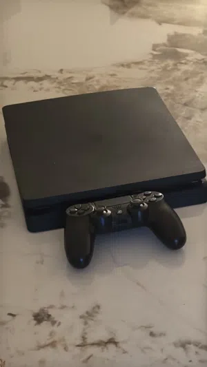 سعر قابل للتفاوضPS4 slim 3 original controllers