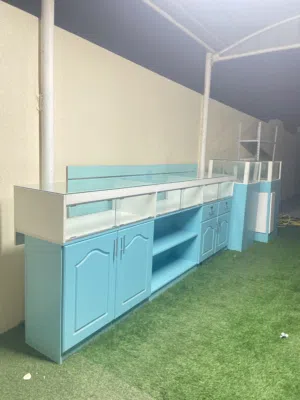 كاونتر بحالة ممتازة ولون جميل جدا