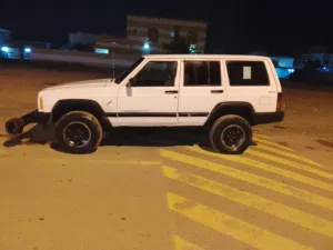 جيب شيروكي مكنسل