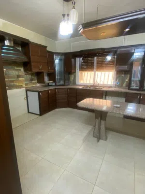 شقة طابق اول- مدخل مستقل