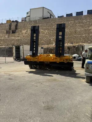 سطحه معدات ثقيلة 70 طن