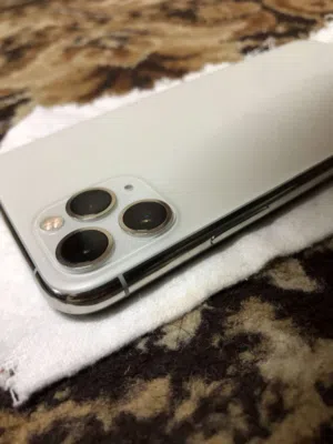 iPhone 11 Pro (256GB) بحالة الوكالة ونظيف جداً!