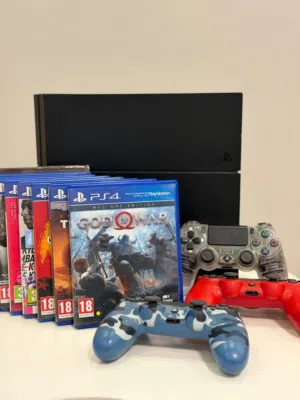 للبيع بلاي ستيشن 4