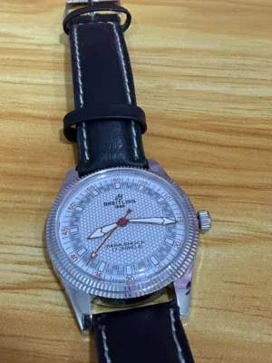 ساعة أصلية من Breitling – تصميم كلاسيكي فاخر كاستم