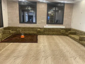 جلسة ارضية للبيع