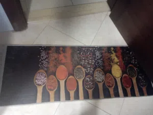 سجاد مطبخ بحاله ممتازه 4 قطع ماركه birllant