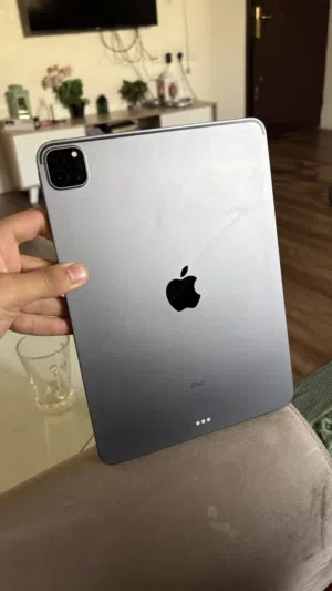 ايباد برو 11 m2 شبه جديد