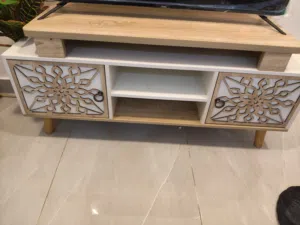 طاولة تلفاز