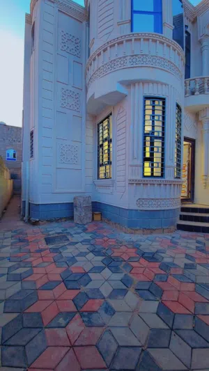 5 Bedrooms . 3 Bathrooms . 230 m24