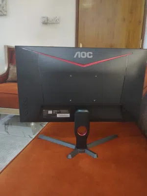 شاشه Aoc حاله جديد  مجرد مفتوحه من كارتون 180 Hz سرعه استجابه 0.5   وبي مجال مع سلك هديه 8k