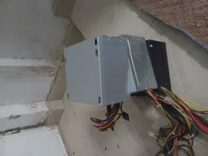 باورات 2 معطلات و1 شغال بس ما يشتغل على جهازي