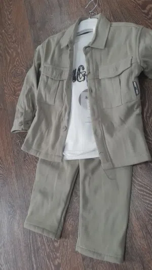 بدالى عيد للأولاد ثلاثه طروف جاكيت+تيشرت+بنطلون خامة راقيه ب200 دينار