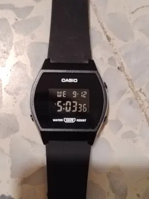 ساعة كاسيو جديده ممتازه جدا وغير مستعمل للبيع
