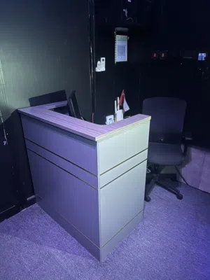 طاولة مكتب