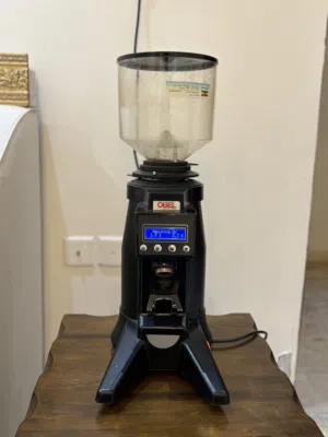 مكائن قهوه +مطاحن +ثلاجات عرض + صانعات حلى بانواعه