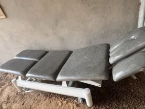 سرير علاج طبيعي