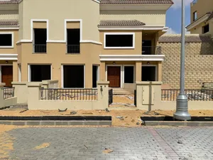 5 Bedrooms . 4 Bathrooms . 239 m20