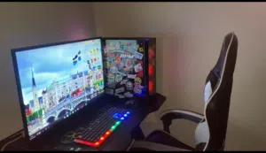 للبيع pc مع طاوله وماوس وكيبود