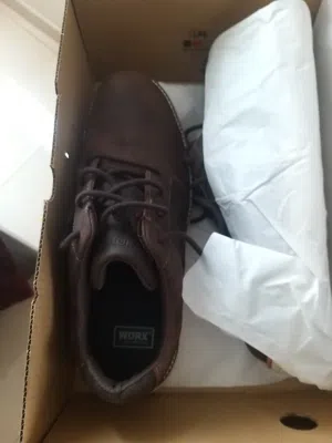 للبيع حذاء سيفتي انيق Safety shoes for sale